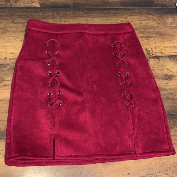Dresses & Skirts - Women’s  Mini Skirt Burgundy Medium